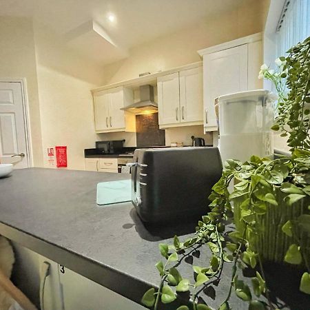 5 Bedroom, Sleeps 9 - Base To Explore Liverpool And Beyond Exteriör bild
