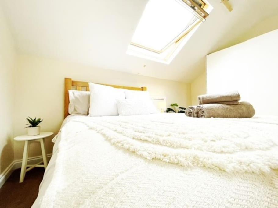 5 Bedroom, Sleeps 9 - Base To Explore Liverpool And Beyond Exteriör bild