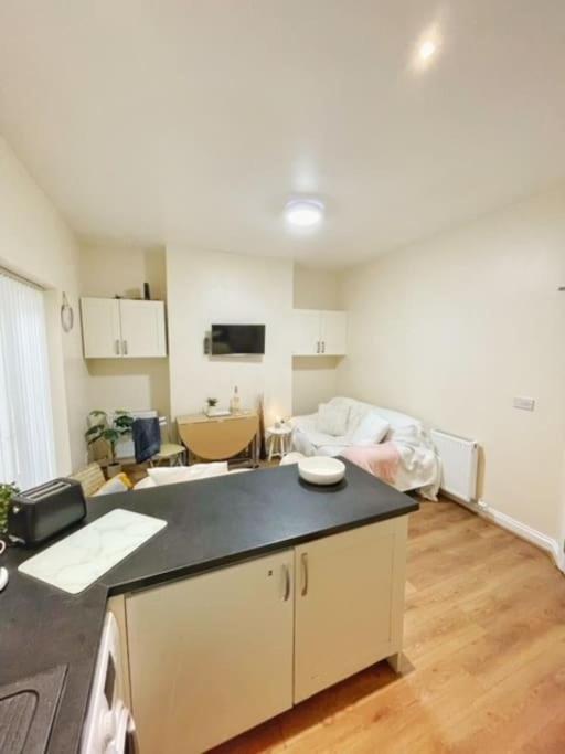 5 Bedroom, Sleeps 9 - Base To Explore Liverpool And Beyond Exteriör bild