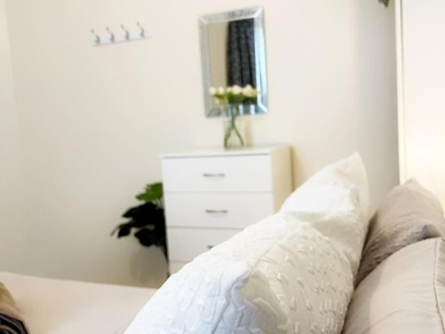 5 Bedroom, Sleeps 9 - Base To Explore Liverpool And Beyond Exteriör bild