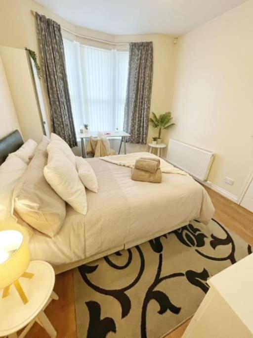 5 Bedroom, Sleeps 9 - Base To Explore Liverpool And Beyond Exteriör bild