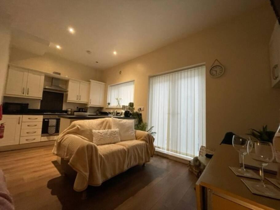 5 Bedroom, Sleeps 9 - Base To Explore Liverpool And Beyond Exteriör bild