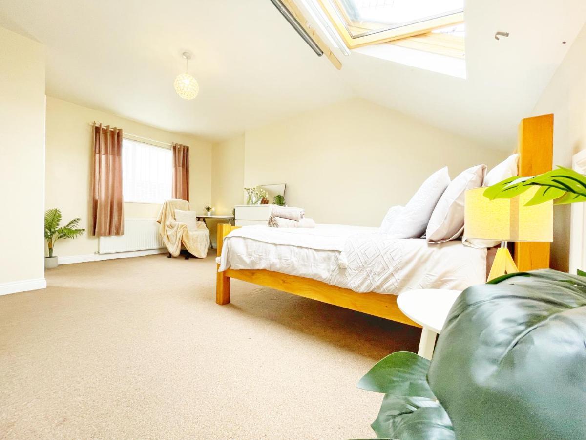 5 Bedroom, Sleeps 9 - Base To Explore Liverpool And Beyond Exteriör bild