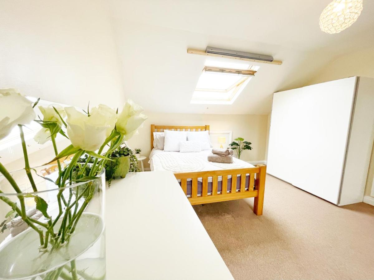 5 Bedroom, Sleeps 9 - Base To Explore Liverpool And Beyond Exteriör bild